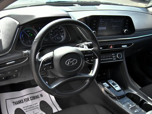 Used 2021 Hyundai Sonata SEL FWD image 16