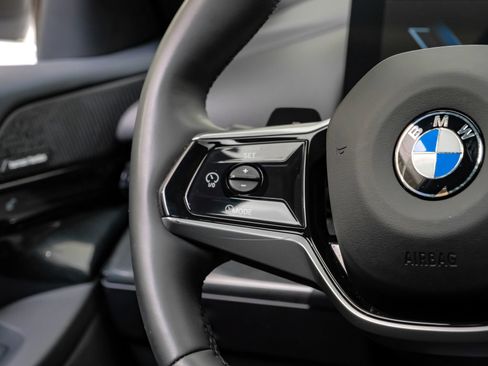 Used 2025 BMW 530i RWD image 21