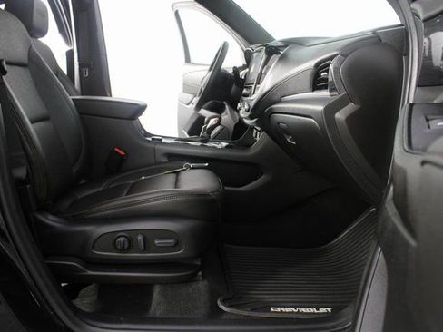 Used 2023 Chevrolet Traverse High Country image 28