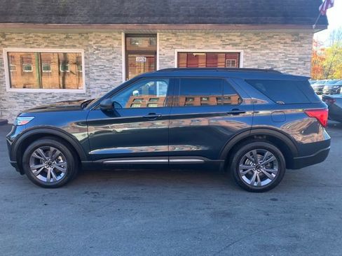 Used 2022 Ford Explorer XLT w/ Equipment Group 202A AWD/4WD image 8