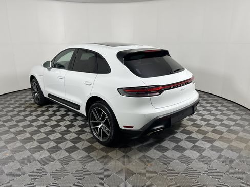 Certified 2026 Porsche Macan AWD/4WD image 3