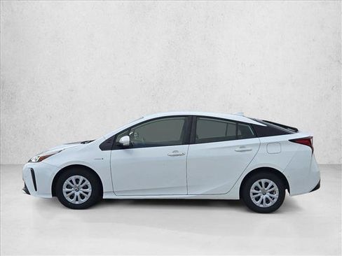 Used 2021 Toyota Prius LE FWD image 6