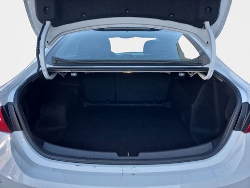 Used 2024 Chevrolet Malibu LT image 22