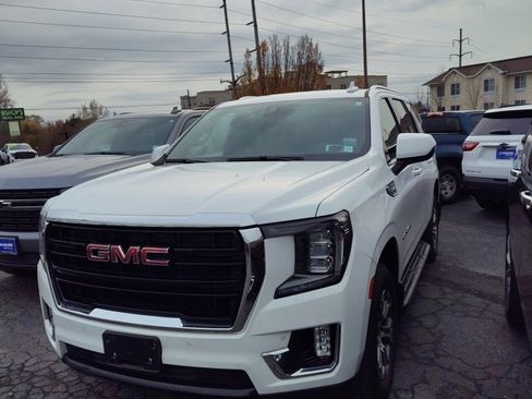 Used 2022 GMC Yukon SLE w/ Max Trailering Package image 1