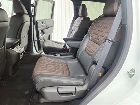New 2026 Nissan Armada Platinum Reserve image 32