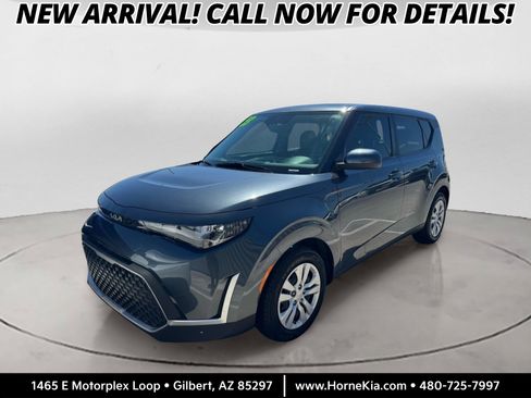 Certified 2023 Kia Soul LX FWD image 1