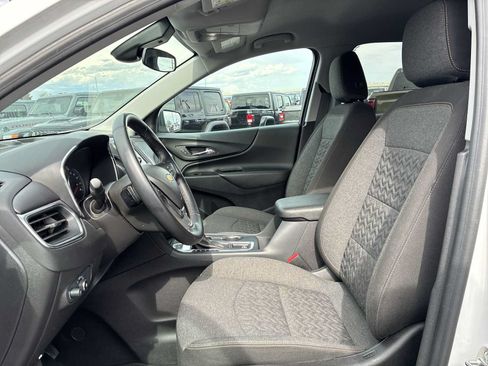 Used 2024 Chevrolet Equinox LT AWD/4WD image 13