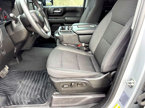 Used 2024 Chevrolet Silverado 2500 Custom w/ Custom Value Package image 12