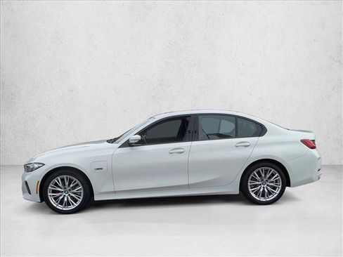 Used 2023 BMW 330e xDrive w/ Premium Package image 4