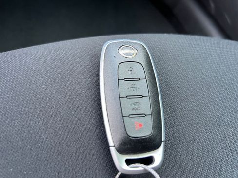 Used 2025 Nissan Sentra SV image 18