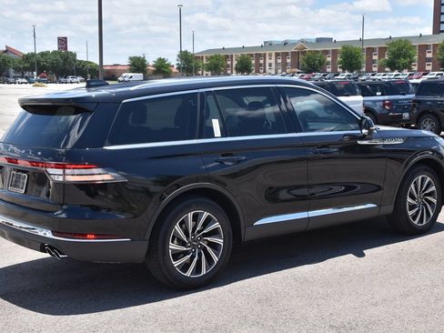 New 2026 Lincoln Aviator 2WD image 6