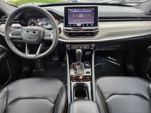 Used 2024 Jeep Compass Limited image 9