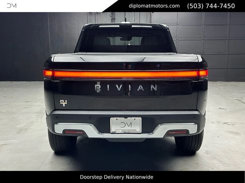 Used 2022 Rivian R1T Launch Edition image 5