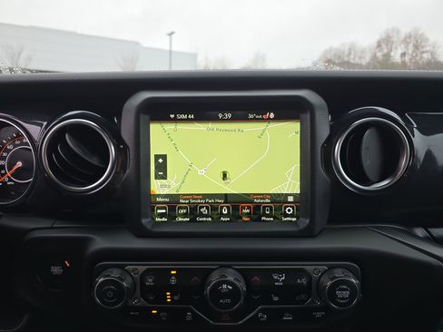 Used 2023 Jeep Wrangler Unlimited Rubicon 392 image 27