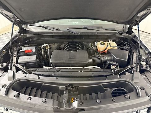 Used 2022 Chevrolet Suburban Premier image 32