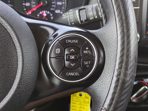 Used 2022 Kia Soul LX FWD image 24