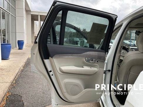 Certified 2023 Volvo XC90 B5 Plus w/ Protection Package Premier image 23