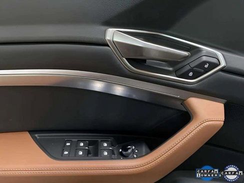 Used 2024 Audi Q8 e-tron Premium AWD/4WD image 36