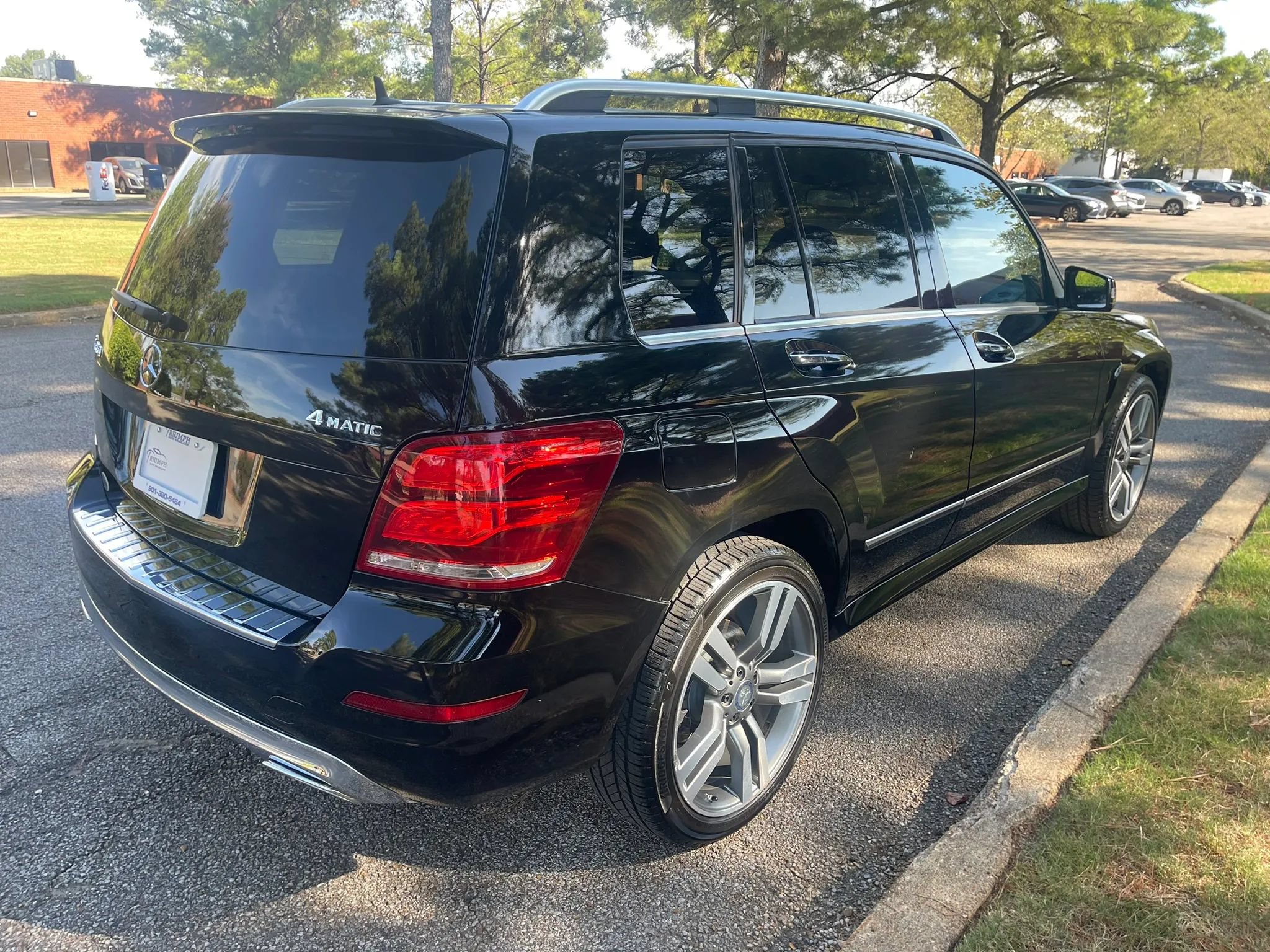 Used 2015 Mercedes-Benz GLK 350 4MATIC image 5
