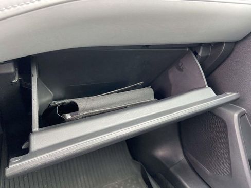 Used 2023 Toyota Highlander LE FWD image 32