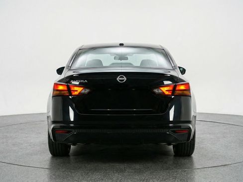 Used 2025 Nissan Altima 2.5 SV image 7