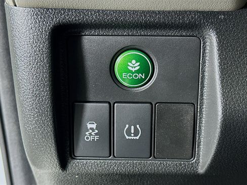 Used 2016 Honda HR-V EX image 17