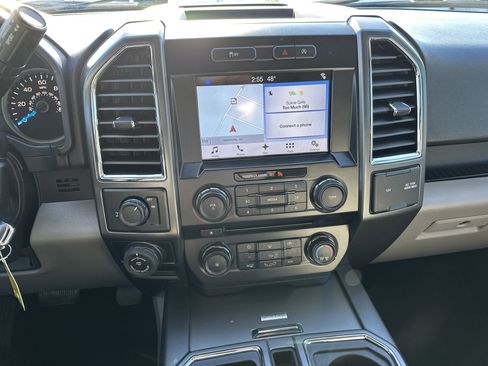 Used 2017 Ford F150 XLT w/ Equipment Group 302A Luxury image 21