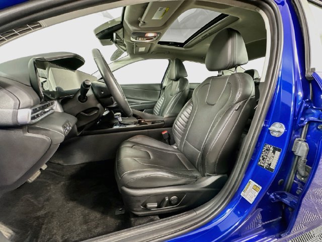 Used 2025 Hyundai Elantra Limited FWD image 4