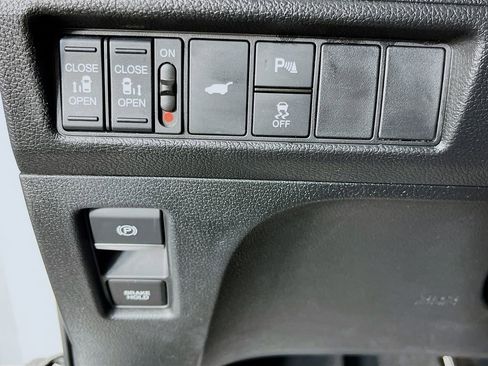 Used 2025 Honda Odyssey Touring image 13