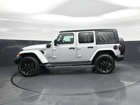Used 2023 Jeep Wrangler Unlimited Sahara w/ Cold Weather Group AWD/4WD image 26