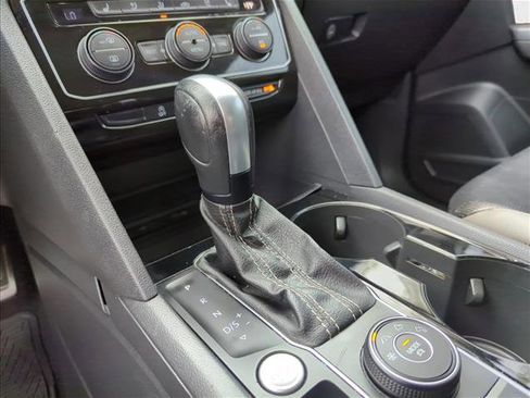 Used 2021 Volkswagen Atlas SEL Premium image 15