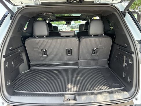 New 2026 GMC Acadia Denali Ultimate w/ LPO, Floor Liner Package AWD/4WD image 44