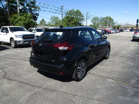 Used 2021 Nissan Kicks SV FWD image 8