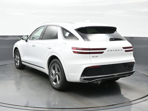 New 2026 Genesis GV70 2.5T Select image 4