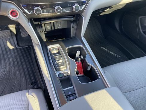 Used 2020 Honda Accord Touring image 18