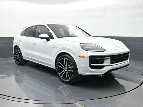 New 2026 Porsche Cayenne E-Hybrid Coupe image 25