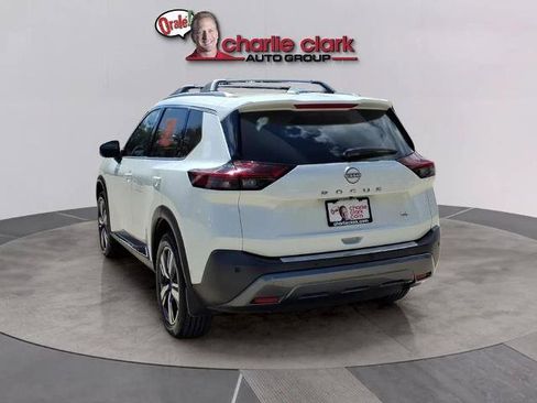 Certified 2023 Nissan Rogue SL w/ SL Premium Package FWD image 3