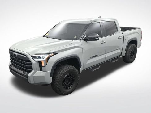 Used 2024 Toyota Tundra SR5 w/ SR5 Premium Package AWD/4WD image 18