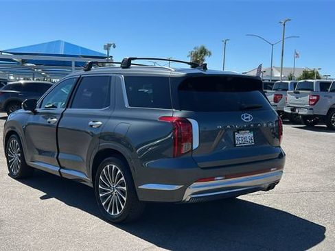 Used 2023 Hyundai Palisade Calligraphy FWD image 5