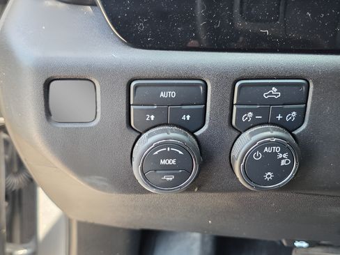 Used 2024 Chevrolet Silverado 1500 LT AWD/4WD image 23