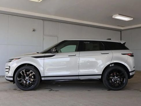 Used 2026 Land Rover Range Rover Evoque Dynamic SE AWD/4WD image 17