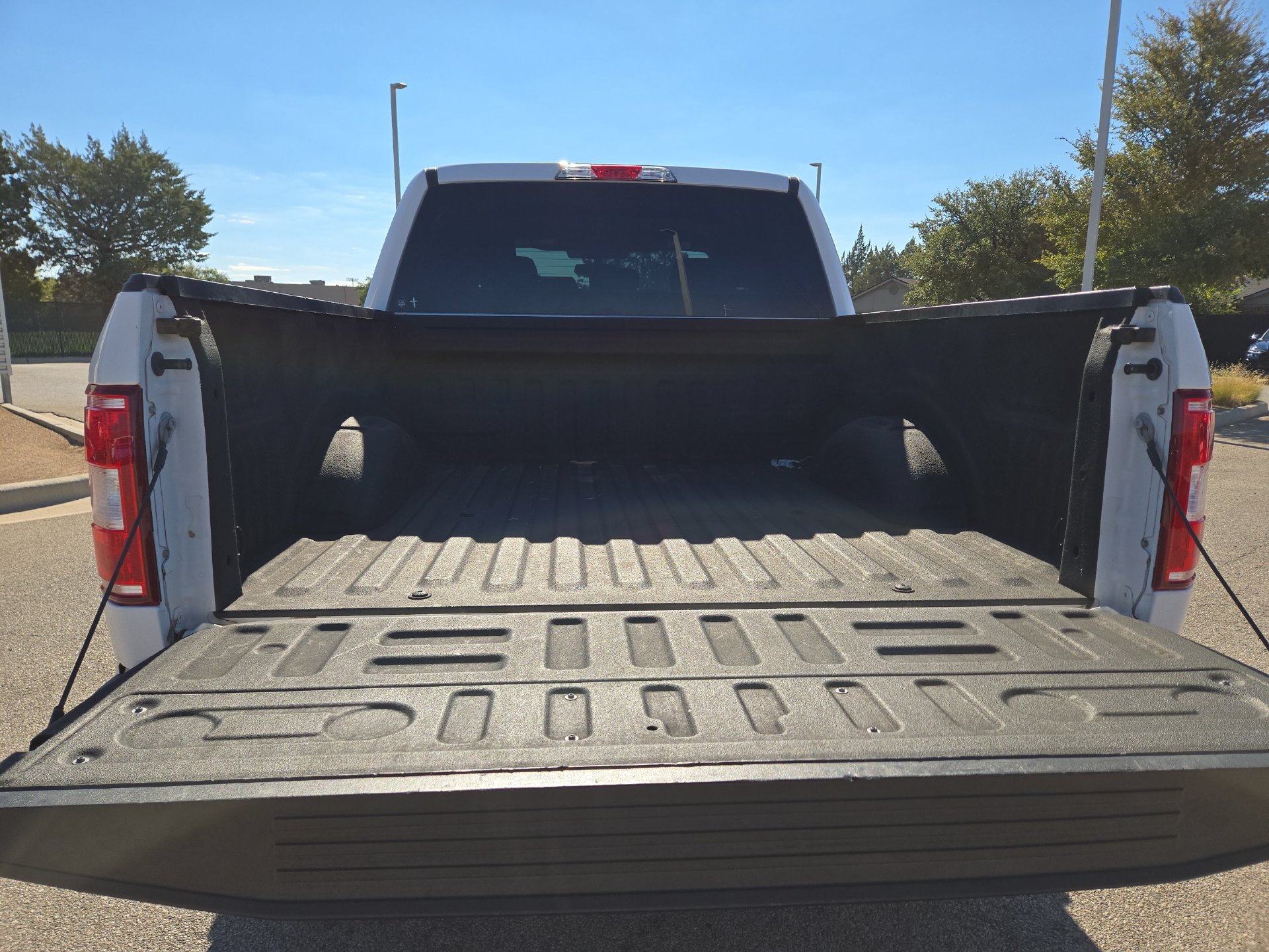 Used 2020 Ford F150 XL w/ Equipment Group 101A Mid AWD/4WD image 12