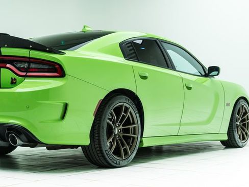 Used 2019 Dodge Charger Scat Pack w/ Navigation & Travel Group image 13