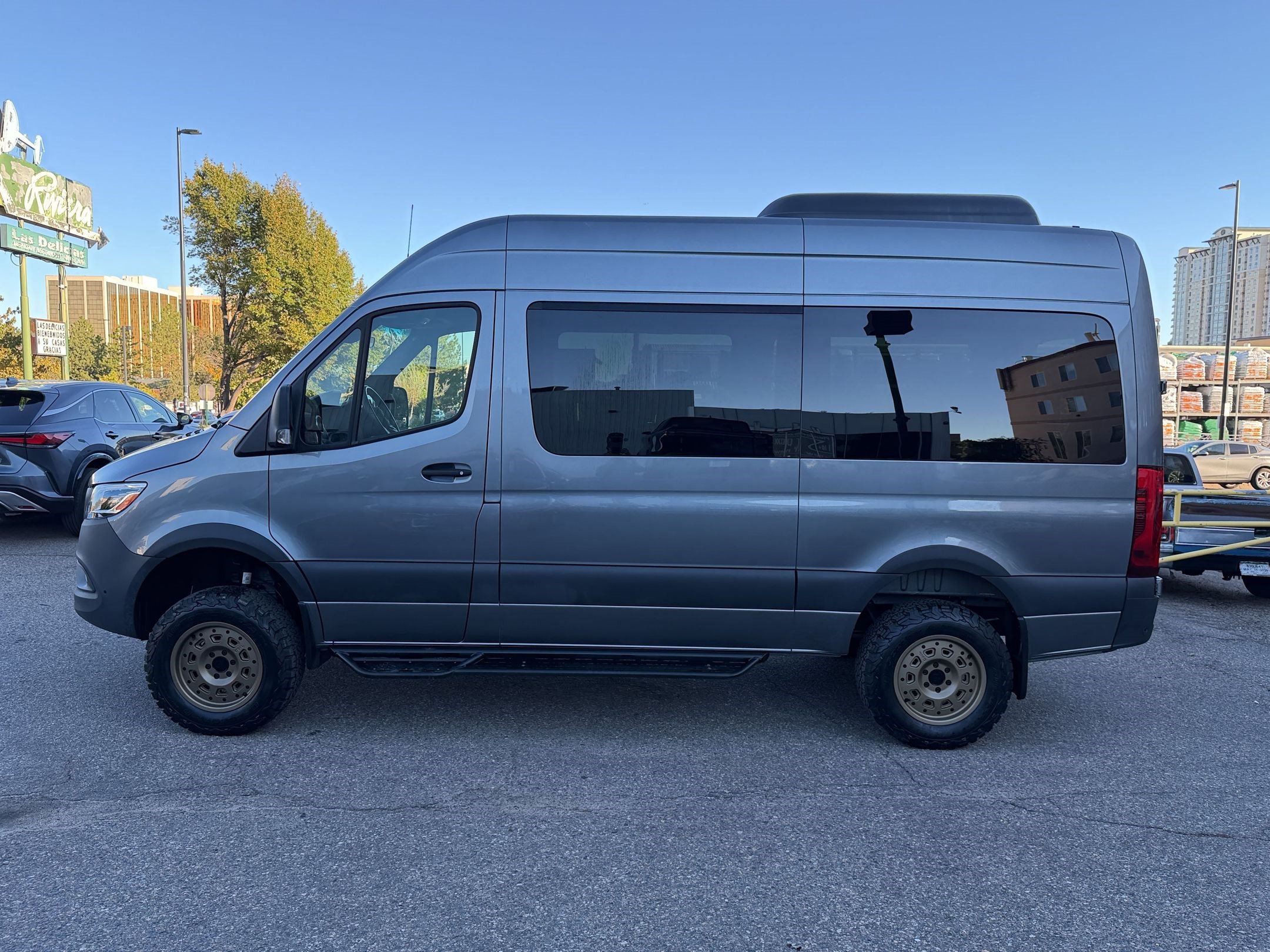 Used 2024 Mercedes-Benz Sprinter 2500 image 2