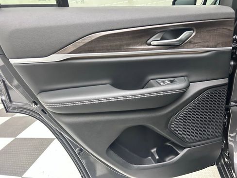 New 2025 Jeep Grand Cherokee Limited image 13