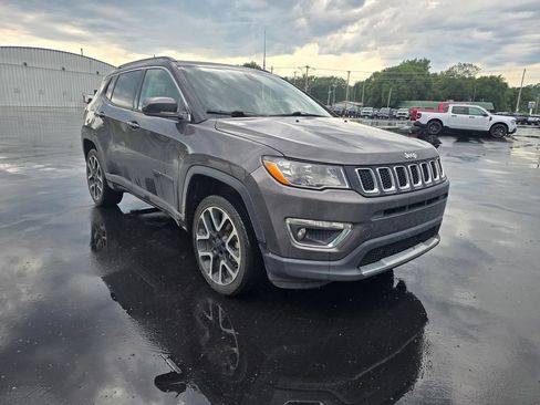 Used 2019 Jeep Compass Limited AWD/4WD image 2