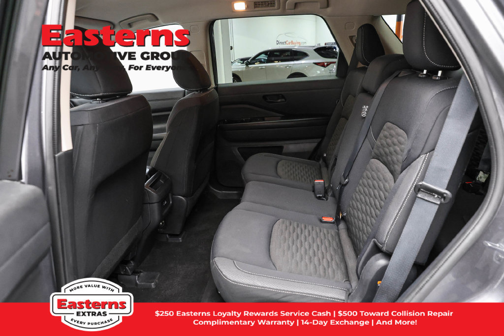 Used 2024 Nissan Pathfinder S AWD/4WD image 23