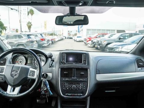 Used 2018 Dodge Grand Caravan GT image 12