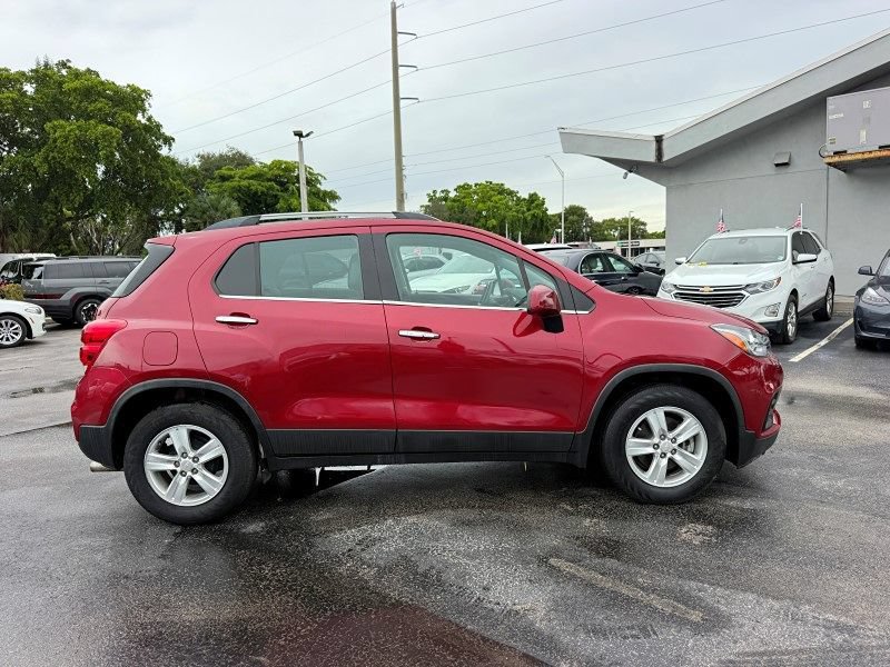 Used 2020 Chevrolet Trax LT w/ LT Convenience Package FWD image 4