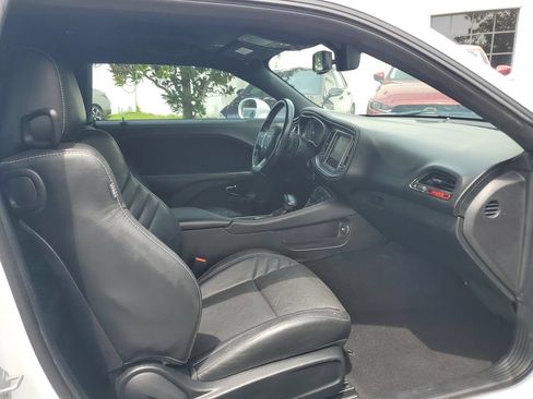 Used 2020 Dodge Challenger SRT Hellcat w/ Plus Package RWD image 16